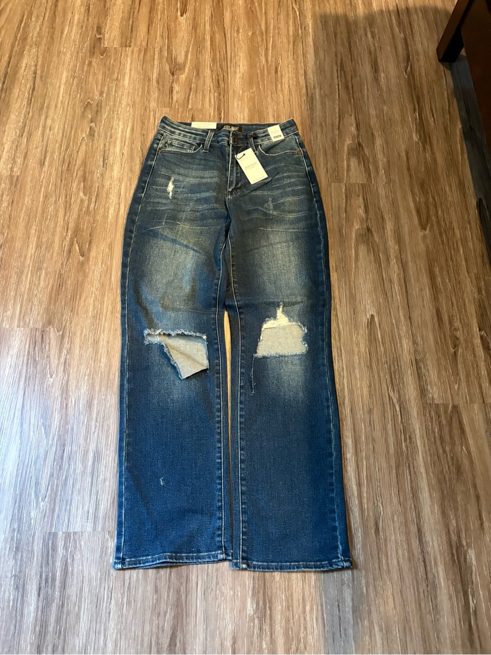 NWT Judy Blue Medium Wash Distressed Straight Leg Jeans